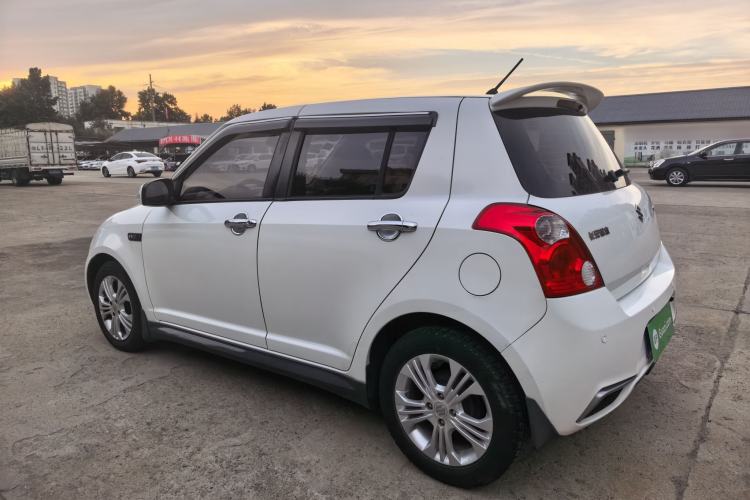 Used Suzuki Swift 2014 1.5L Automatic Fashion Edition Exterior 5