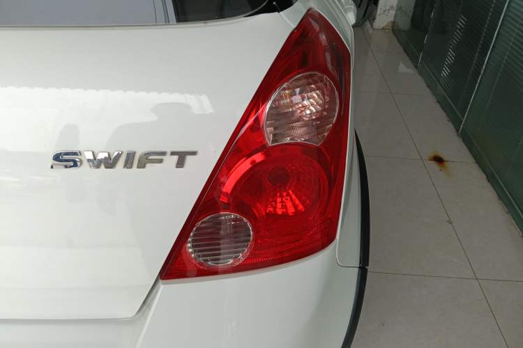 Used Suzuki Swift 2014 1.5L Automatic Fashion Edition Exterior 6