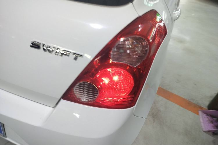 Used Suzuki Swift 2014 1.5L Automatic Fashion Edition Exterior 6