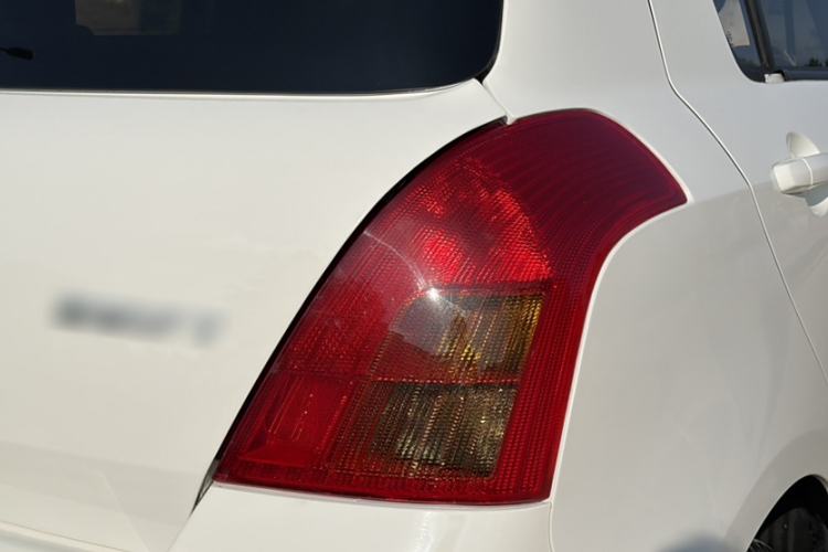 Used Suzuki Swift 2014 1.3L Manual Standard Edition Exterior 6