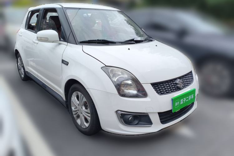 Used Suzuki Swift 2014 1.5L Automatic Fashion Edition Front Right 45 Deg