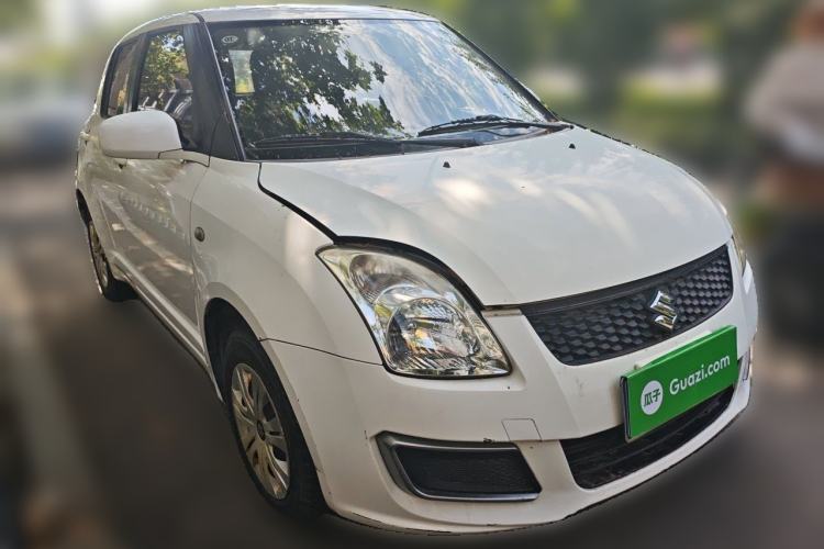 Used Suzuki Swift 2014 1.3L Manual Standard Edition Front Right 45 Deg