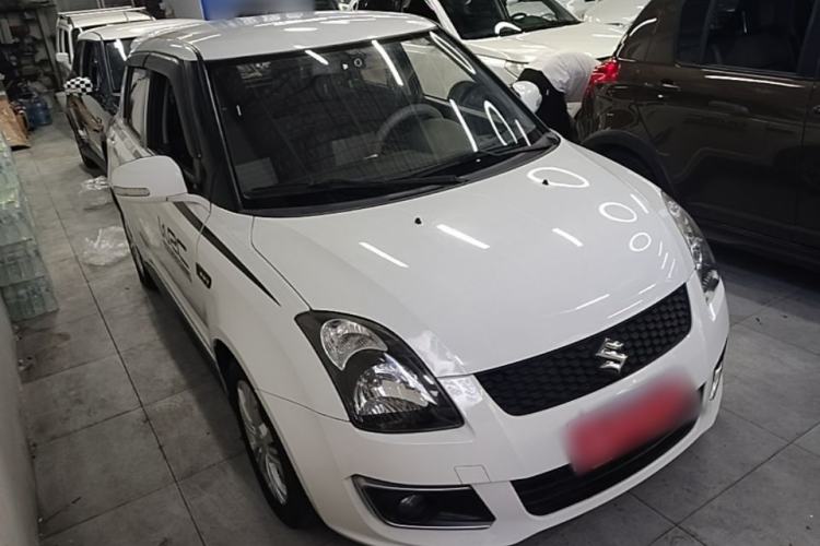 Used Suzuki Swift 2014 1.5L Automatic Fashion Edition Front Right 45 Deg