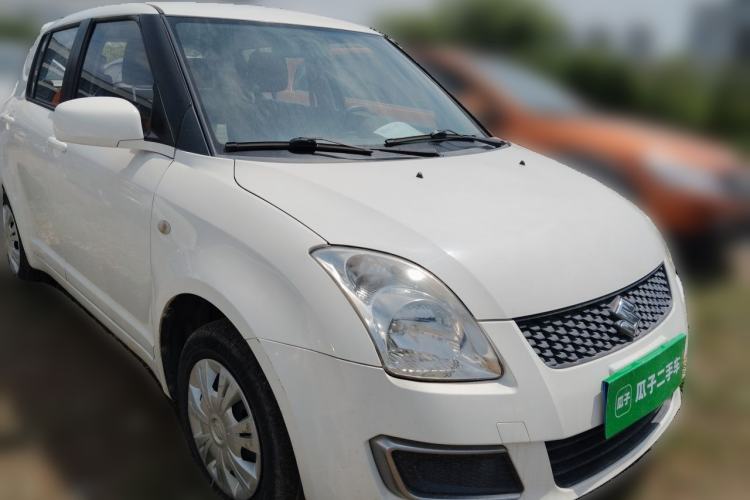 Used Suzuki Swift 2014 1.3L Manual Standard Edition Front Right 45 Deg