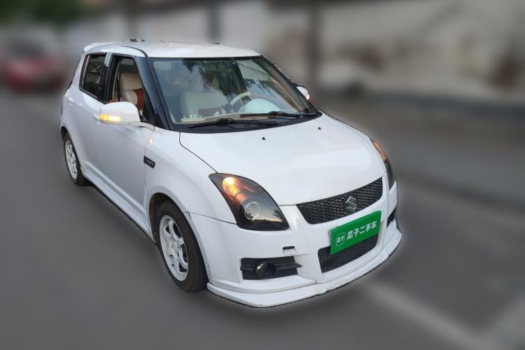 Used Suzuki Swift 2014 1.5L Automatic Fashion Edition Front Right 45 Deg