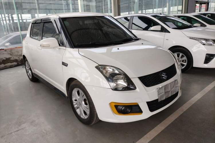 Used Suzuki Swift 2014 1.5L Automatic Fashion Edition Front Right 45 Deg