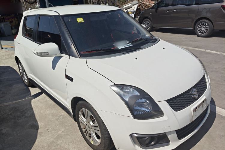 Used Suzuki Swift 2014 1.5L Automatic Fashion Edition Front Right 45 Deg