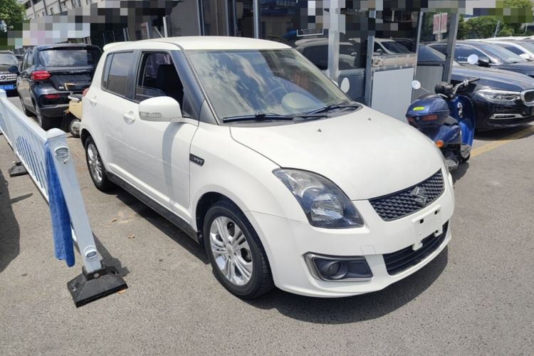 Used Suzuki Swift 2014 1.5L Automatic Fashion Edition Front Right 45 Deg