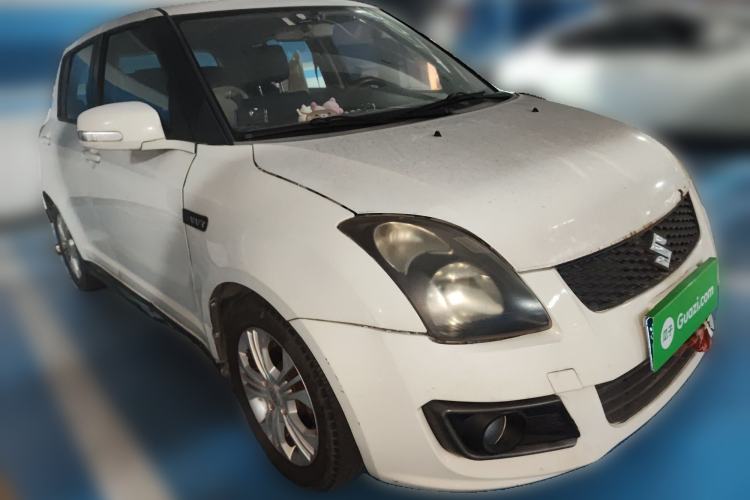 Used Suzuki Swift 2014 1.5L Automatic Fashion Edition Front Right 45 Deg