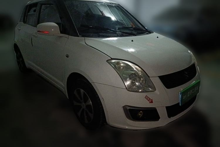 Used Suzuki Swift 2014 1.3L Manual Standard Edition Front Right 45 Deg