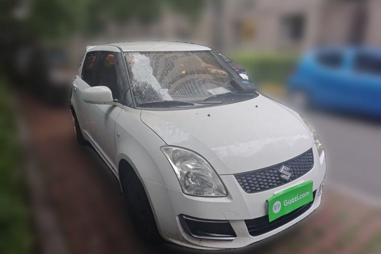 Used Suzuki Swift 2014 1.3L Manual Standard Edition Front Right 45 Deg