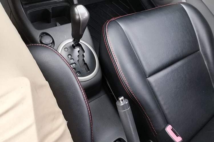 Used Suzuki Swift 2014 1.5L Automatic Fashion Edition Gear Lever