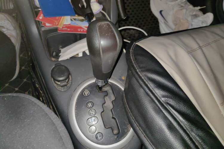 Used Suzuki Swift 2014 1.5L Automatic Fashion Edition Gear Lever