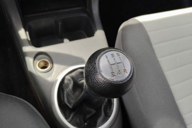 Used Suzuki Swift 2014 1.3L Manual Standard Edition Gear Lever