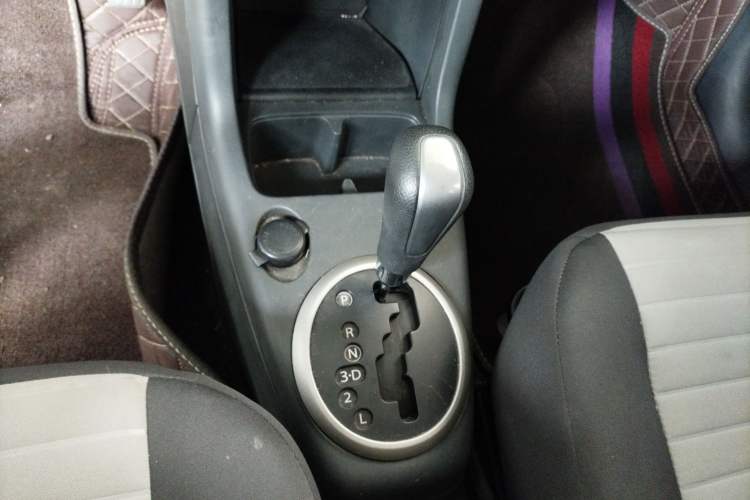 Used Suzuki Swift 2014 1.5L Automatic Fashion Edition Gear Lever