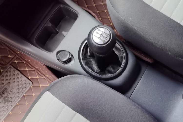 Used Suzuki Swift 2014 1.3L Manual Standard Edition Gear Lever