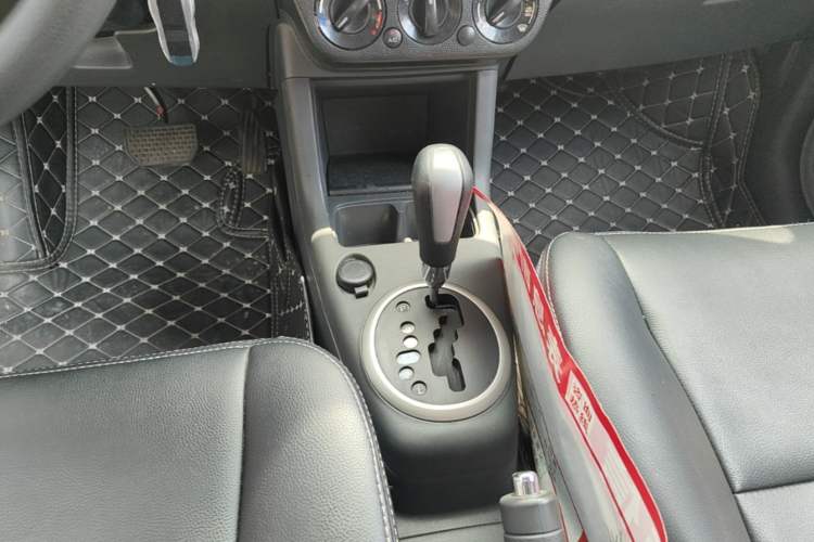 Used Suzuki Swift 2014 1.5L Automatic Fashion Edition Gear Lever