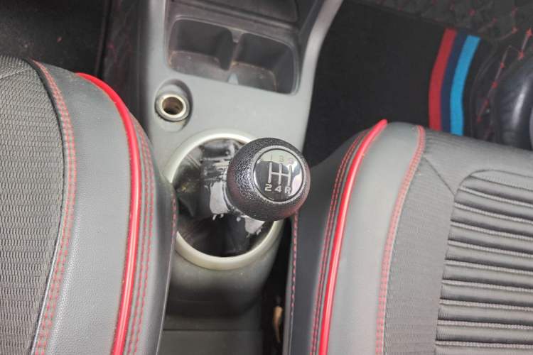 Used Suzuki Swift 2014 1.5L Manual Fashion Edition Gear Lever