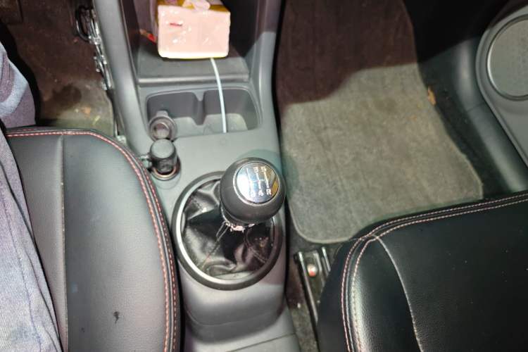 Used Suzuki Swift 2014 1.5L Manual Fashion Edition Gear Lever