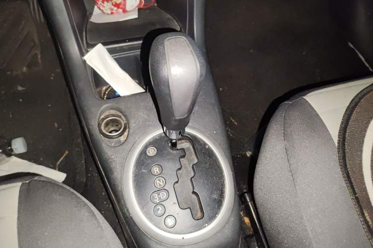 Used Suzuki Swift 2014 1.5L Automatic Fashion Edition Gear Lever
