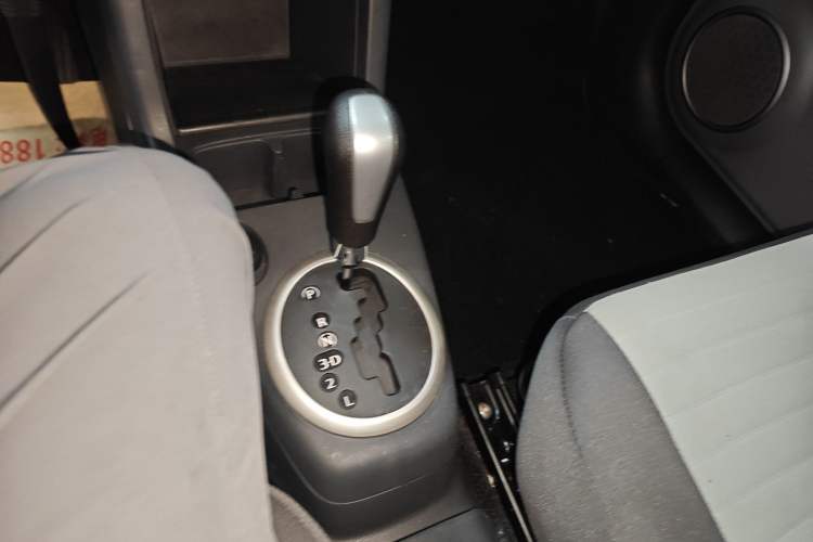 Used Suzuki Swift 2014 1.5L Automatic Fashion Edition Gear Lever