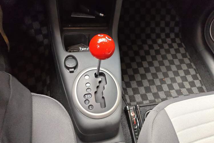 Used Suzuki Swift 2014 1.5L Automatic Fashion Edition Gear Lever