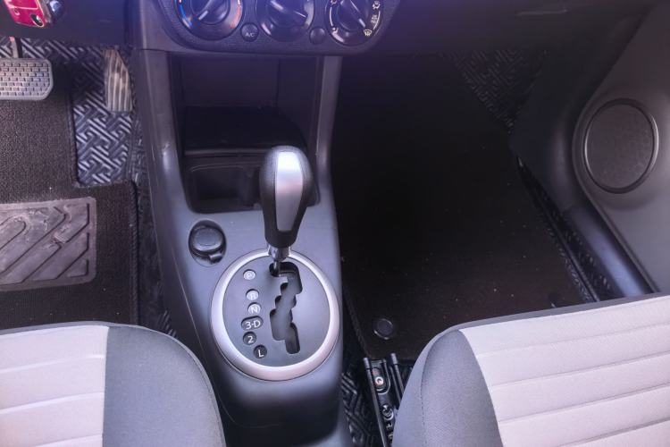 Used Suzuki Swift 2014 1.5L Automatic Fashion Edition Gear Lever