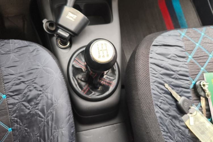 Used Suzuki Swift 2014 1.3L Manual Standard Edition Gear Lever