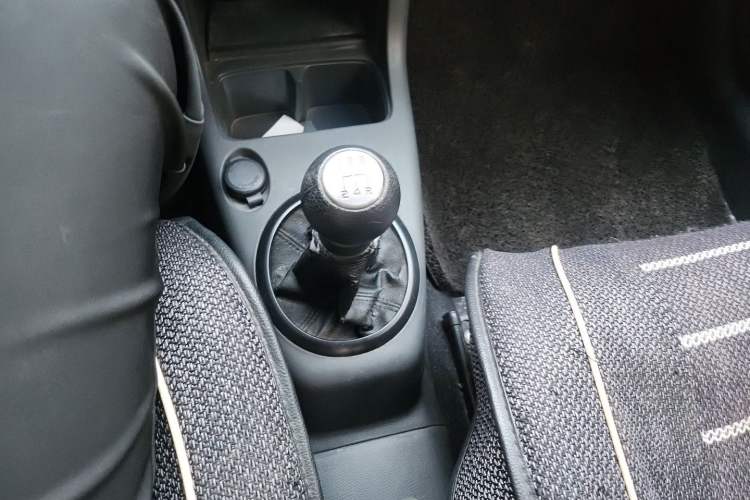 Used Suzuki Swift 2014 1.3L Manual Standard Edition Gear Lever