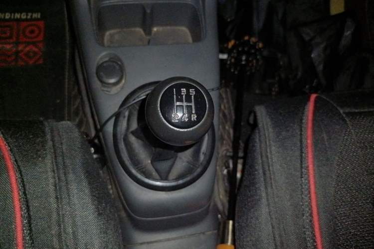 Used Suzuki Swift 2014 1.3L Manual Standard Edition Gear Lever