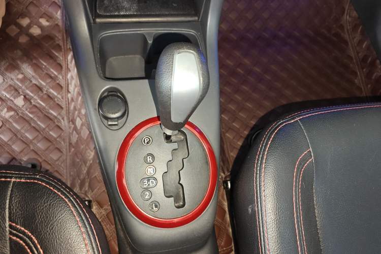 Used Suzuki Swift 2014 1.5L Automatic Fashion Edition Gear Lever