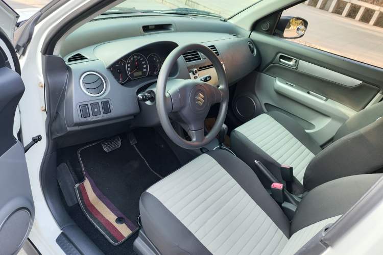 Used Suzuki Swift 2014 1.5L Automatic Fashion Edition Interior 1