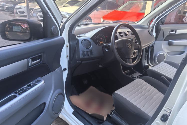 Used Suzuki Swift 2014 1.3L Manual Standard Edition Interior 2