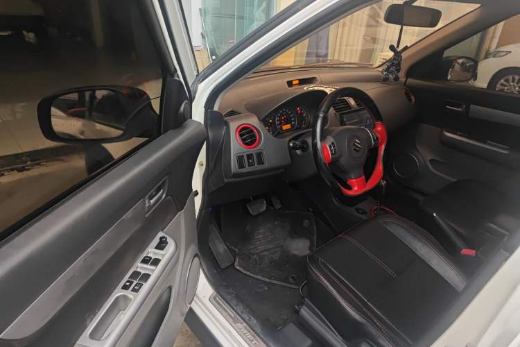 Used Suzuki Swift 2014 1.5L Automatic Fashion Edition Interior 2