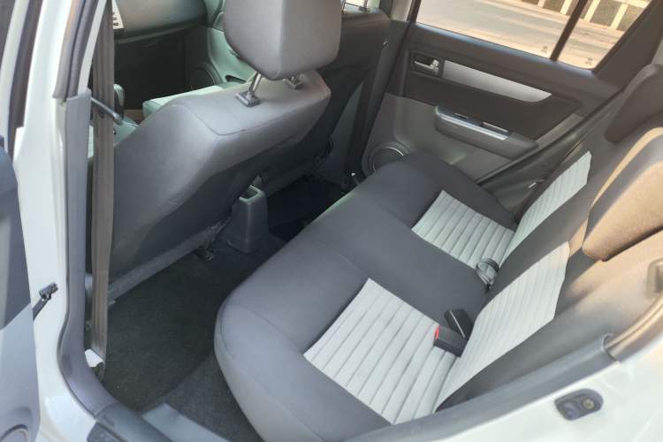 Used Suzuki Swift 2014 1.5L Automatic Fashion Edition Interior 2