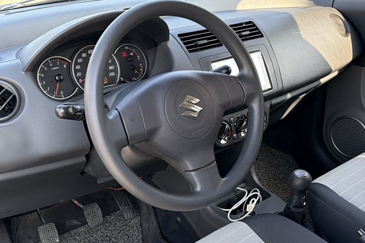 Used Suzuki Swift 2014 1.3L Manual Standard Edition Interior 2