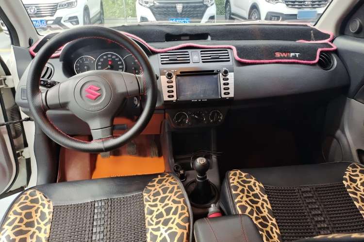 Used Suzuki Swift 2014 1.3L Manual Standard Edition Interior 3