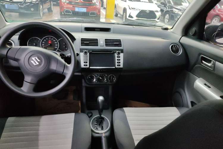Used Suzuki Swift 2014 1.5L Automatic Fashion Edition Interior 3