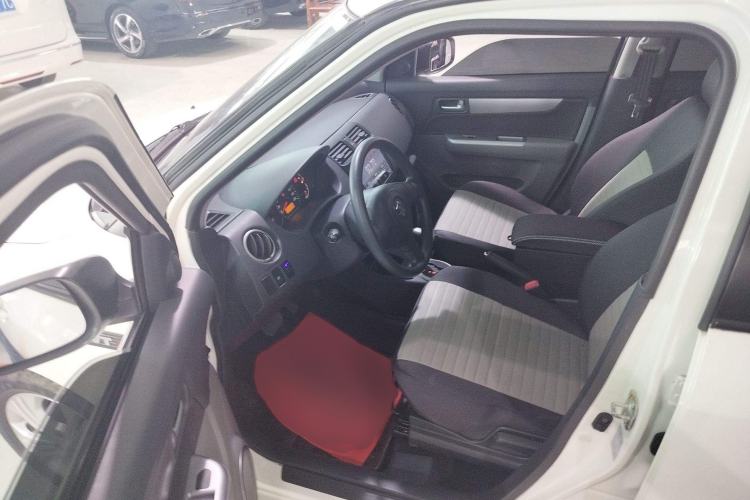 Used Suzuki Swift 2014 1.5L Automatic Fashion Edition Interior 3