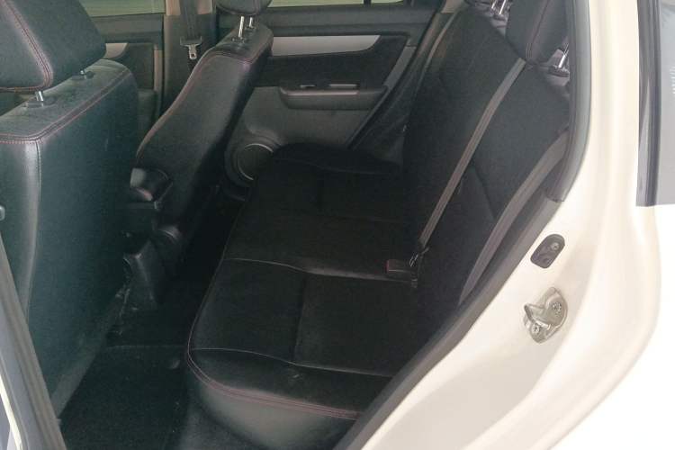 Used Suzuki Swift 2014 1.5L Automatic Fashion Edition Interior 4
