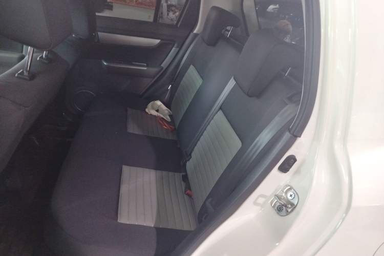 Used Suzuki Swift 2014 1.5L Automatic Fashion Edition Interior 4