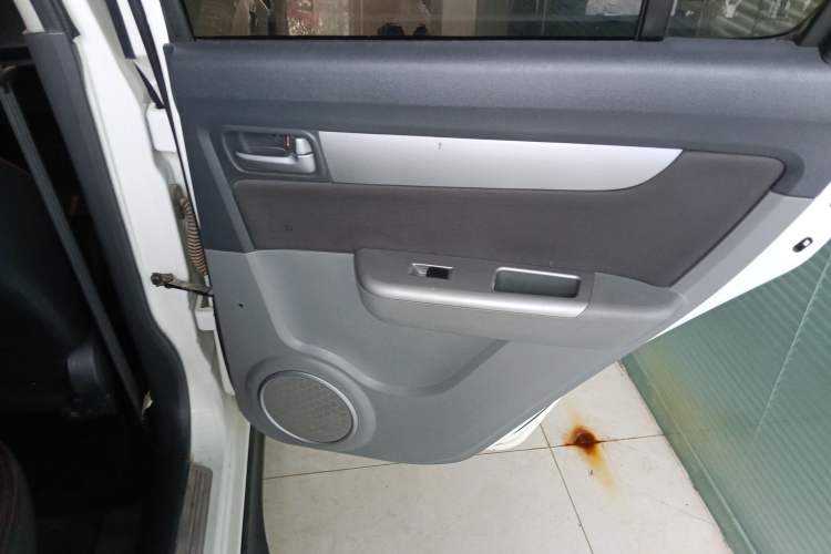 Used Suzuki Swift 2014 1.5L Automatic Fashion Edition Interior 6
