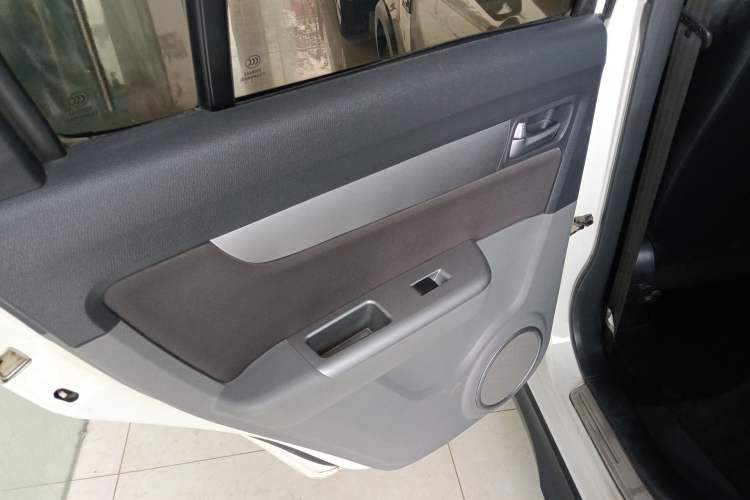 Used Suzuki Swift 2014 1.5L Automatic Fashion Edition Interior 8
