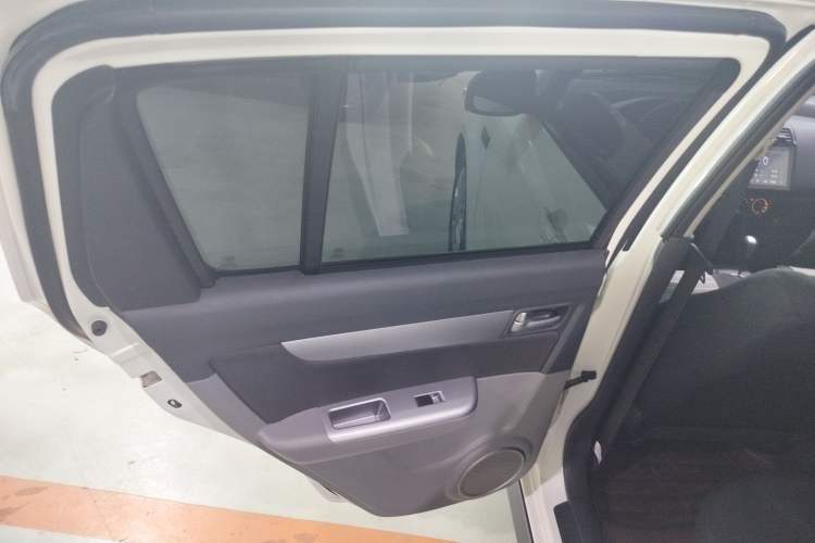 Used Suzuki Swift 2014 1.5L Automatic Fashion Edition Interior 8