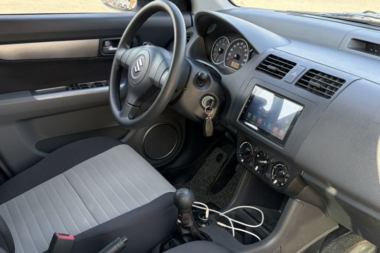 Used Suzuki Swift 2014 1.3L Manual Standard Edition Interior 8