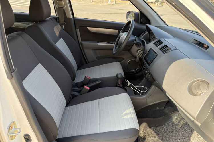 Used Suzuki Swift 2014 1.3L Manual Standard Edition Interior 9