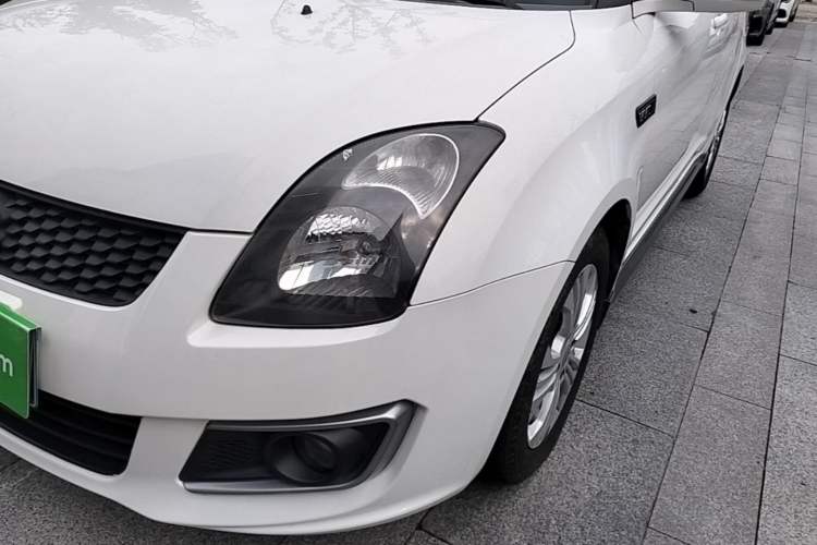 Used Suzuki Swift 2014 1.5L Automatic Fashion Edition Left Front Headlight