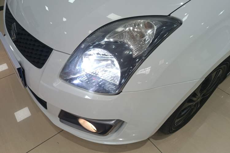 Used Suzuki Swift 2014 1.5L Automatic Fashion Edition Left Front Headlight
