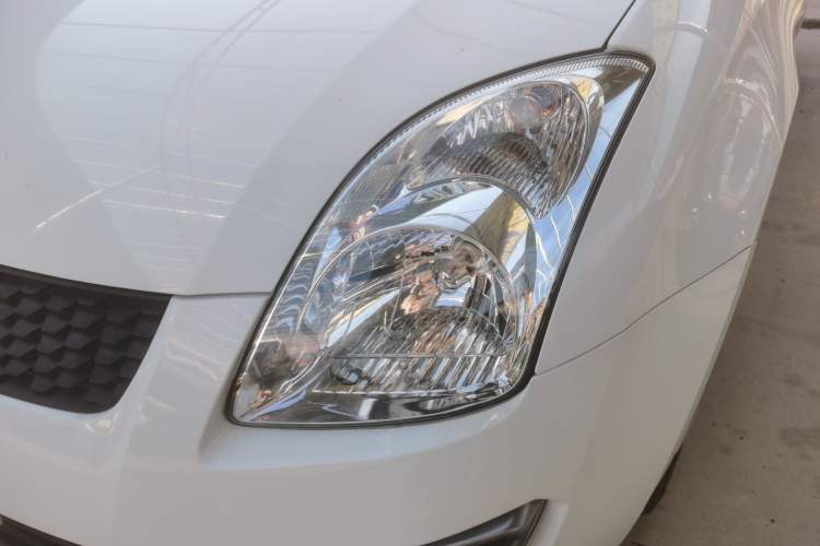 Used Suzuki Swift 2014 1.3L Manual Standard Edition Left Front Headlight