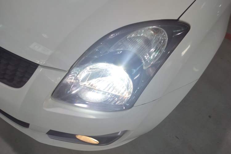 Used Suzuki Swift 2014 1.5L Automatic Fashion Edition Left Front Headlight